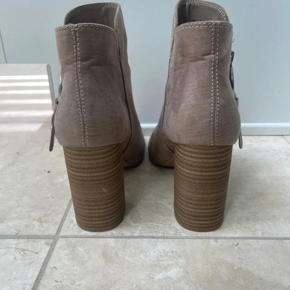 DV8 Resley Faux Suede Bootie, Size 9, Taupe - only worn 1-2 times!